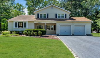 4 Michele Dr, Middletown, NJ 07748