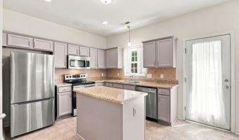 133 Star Ct, Aberdeen, NC 28315
