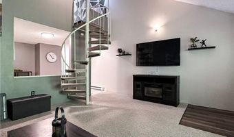565 Smithfield Rd C6, North Providence, RI 02904