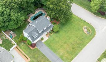 63 Derbyshire Dr, Cranston, RI 02921