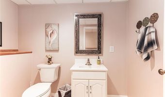 180 Mesa Dr, North Kingstown, RI 02852