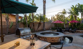 949 S Peregrine Pl, Anaheim, CA 92806