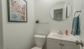 32 Whitcomb Cir, Madison, WI 53711