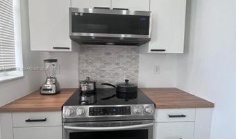 2910 Point East Dr M609, Aventura, FL 33160