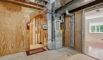 2243 Sun Valley Dr, Ann Arbor, MI 48108