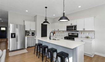 2203 Barry Dr, Adel, IA 50003
