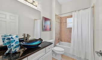 924 BUNKER VIEW Dr, Apollo Beach, FL 33572