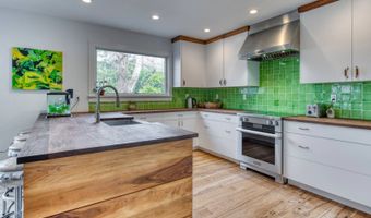 34 Devon Landing Dr, Amagansett, NY 11930