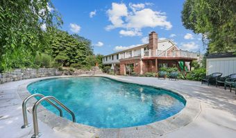 11 Gregory Rd, Cos Cob, CT 06807