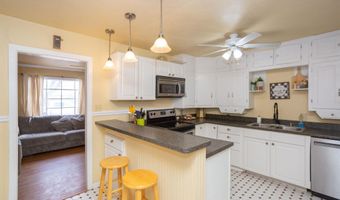 912 S 6th St, Artesia, NM 88210