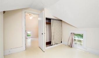 920 Grove St, Baldwin City, KS 66006