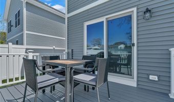 28 Ashley St, Cranston, RI 02920