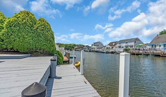 82 Spinnaker Ct, Bayville, NJ 08721