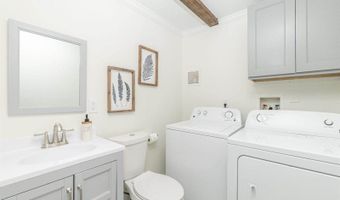 412 1st St, Apex, NC 27502