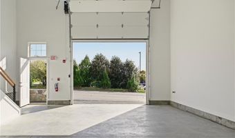 55 John Clarke Rd 3, Middletown, RI 02842