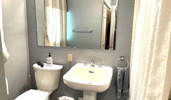 17 James St, Bangor, ME 04401