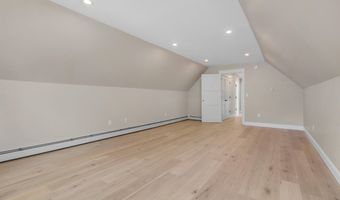 52 Woodbrey Ln, Standish, ME 04084