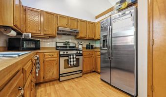 8448 Seattle Slew Ln, Indianapolis, IN 46217