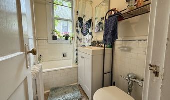 32 Sidlaw Rd 5, Boston, MA 02135