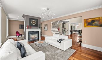 9715 SINGLETON Dr, Bethesda, MD 20817
