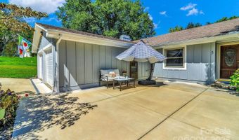 5 Fairway Dr, Arden, NC 28704