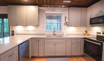 206 DALE, Basye, VA 22810