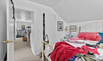 28 Young St, Newport, RI 02840