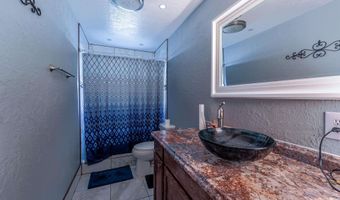 2916 Lisa Ave, Clovis, NM 88101