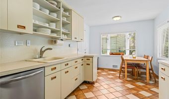 2 Lydia Ct, Albertson, NY 11507