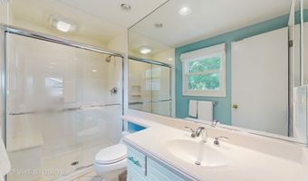 3026 N Stratford Rd, Arlington Heights, IL 60004