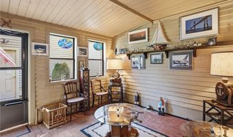 115 Pine Glen Dr, East Greenwich, RI 02818