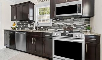 190 Auburn St, Cranston, RI 02910