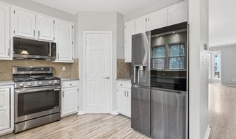 7035 KINGS MANOR Dr, Alexandria, VA 22315