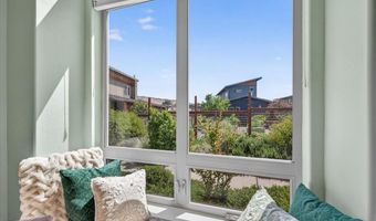 106 Dunn Cir, Ashland, OR 97520