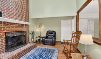 1202 VIKING Dr N, Arnold, MD 21012