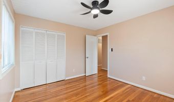 7852 OREANA Dr, Annandale, VA 22003