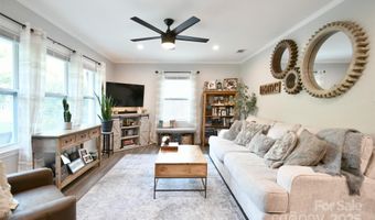 4014 Larkspur Ln, Charlotte, NC 28205
