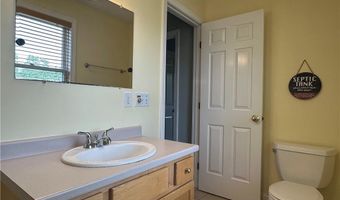 8 Linden St, Bristol, RI 02809