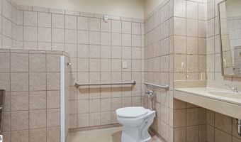842 W Warwick Dr, Alma, MI 48801