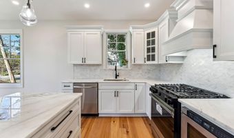 515 Sandalwood Rd, Villas, NJ 08251