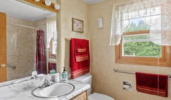 55 Villa Hgts Ct, Algoma, WI 54201