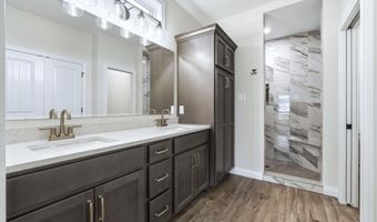 2213 Golfview Dr, Auburn, IN 46706