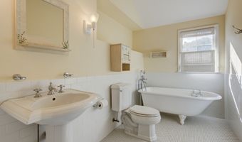 55 Cliff Rd, Amagansett, NY 11930