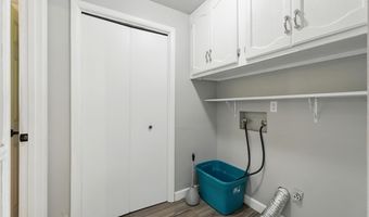 704 S Dewey St, Auburn, IN 46706