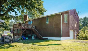 5 River St, Newmarket, NH 03857