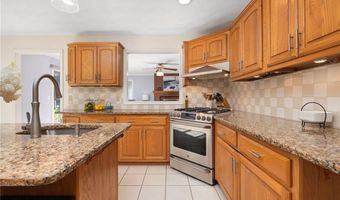 34 Finch Ln, North Kingstown, RI 02874