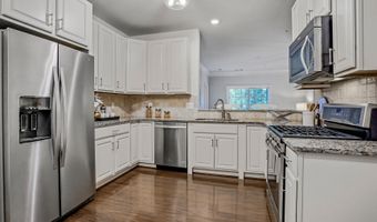 20600 HOPE SPRING Ter 202, Ashburn, VA 20147