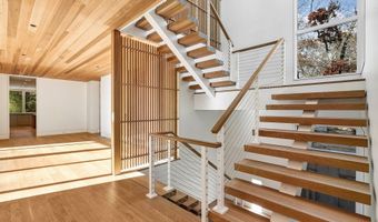 16 Arbor Path, Amagansett, NY 11930