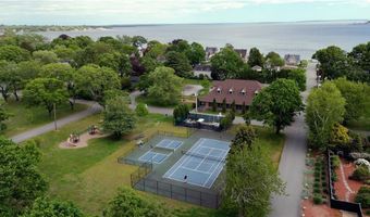 1040 Buttonwoods Ave, Warwick, RI 02886