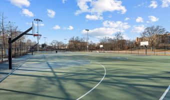 624 15TH St S 1, Arlington, VA 22202